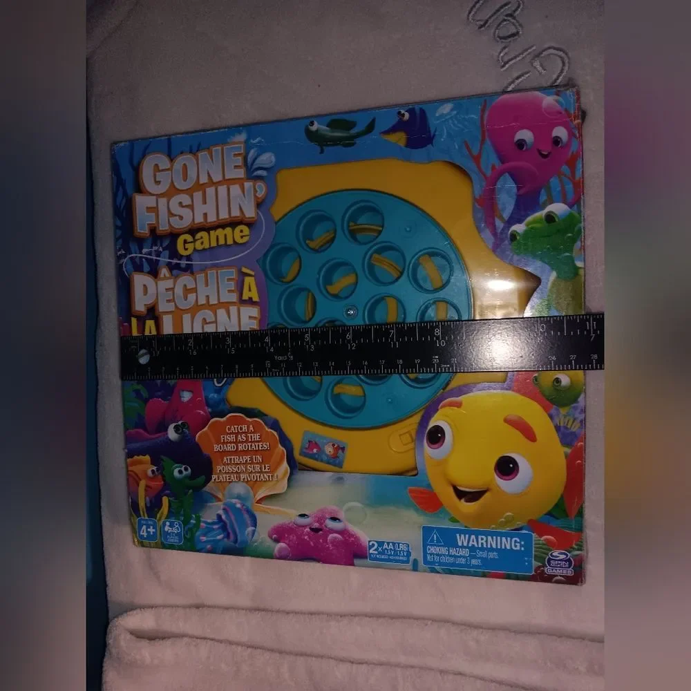 2021 SPIN Master LTD Gone Fishing Game Pre-owned